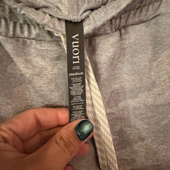 Vuori Light Gray Women's Jogger Pants - Picture 3 of 4